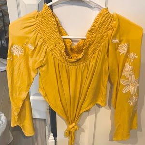 Brand: L.A Hearts —- Size: Medium